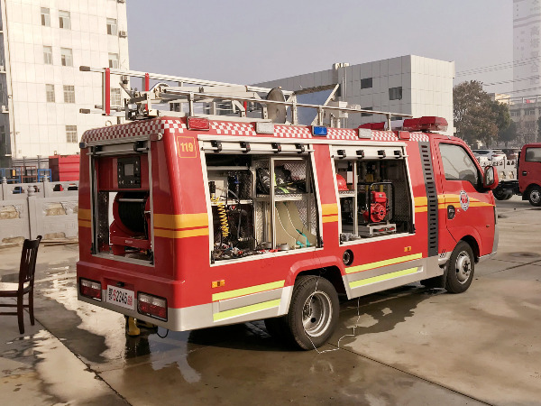 小型細水霧消防車（藍牌）