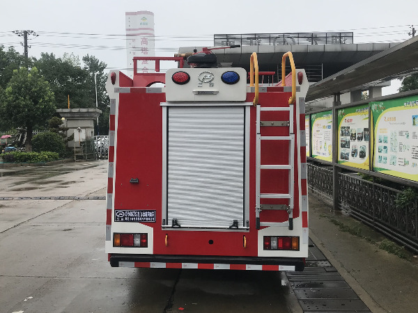 江鈴2噸消防車