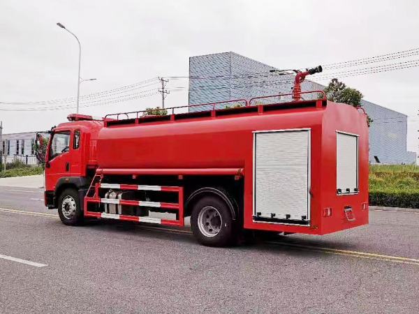 重汽豪沃消防灑水車