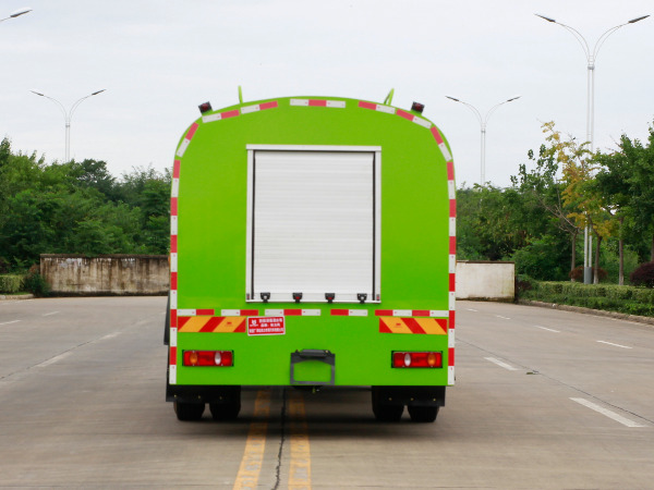 東風(fēng)天錦消防灑水車