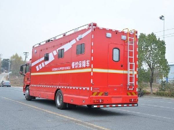 重汽汕德卡餐飲保障車